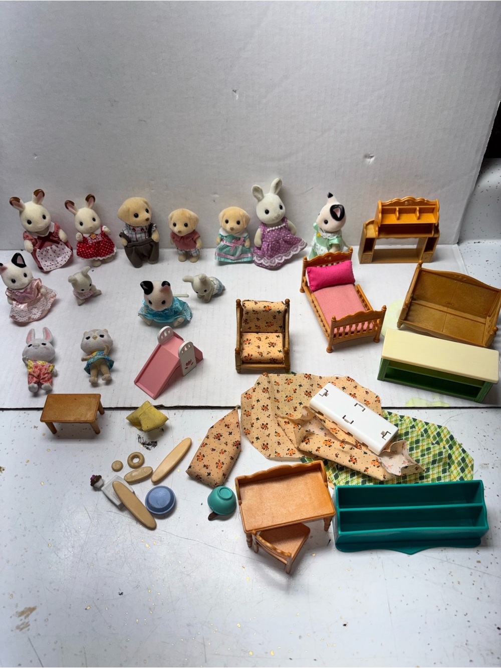 Calico critters figures and accessories lot